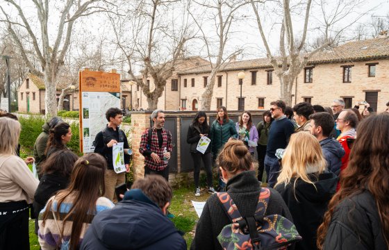 Photo of Peer-to-peer exchange in Fiastra Valley